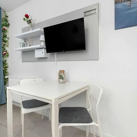 Przytulne Trojka Pod Zaglami W Jastrzebiej Gorze Z Tarasem By Renters דירה Jastrzębia Góra