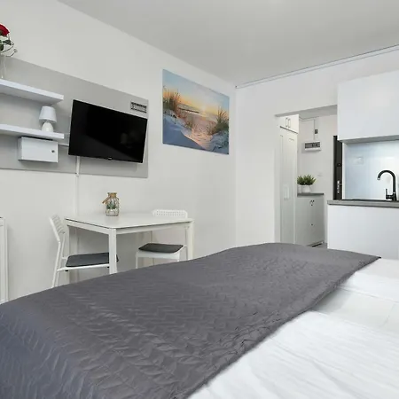 Przytulne Trojka Pod Zaglami W Jastrzebiej Gorze Z Tarasem By Renters Jastrzębia Góra