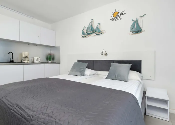 Przytulne Trojka Pod Zaglami W Jastrzebiej Gorze Z Tarasem By Renters Jastrzębia Góra