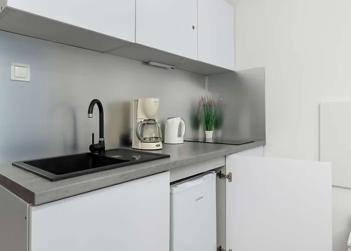 Przytulne Trojka Pod Zaglami W Jastrzebiej Gorze Z Tarasem By Renters * Jastrzębia Góra